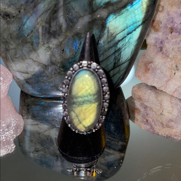 Jewelry - Elegant Silver and Green Gemstone Ring. Sterling.size 9 Labradorite NWT